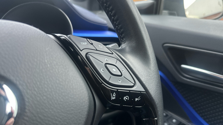 Toyota C-HR 2.0 Hybrid Dynamic 5dr CVT Hybrid Hatchback